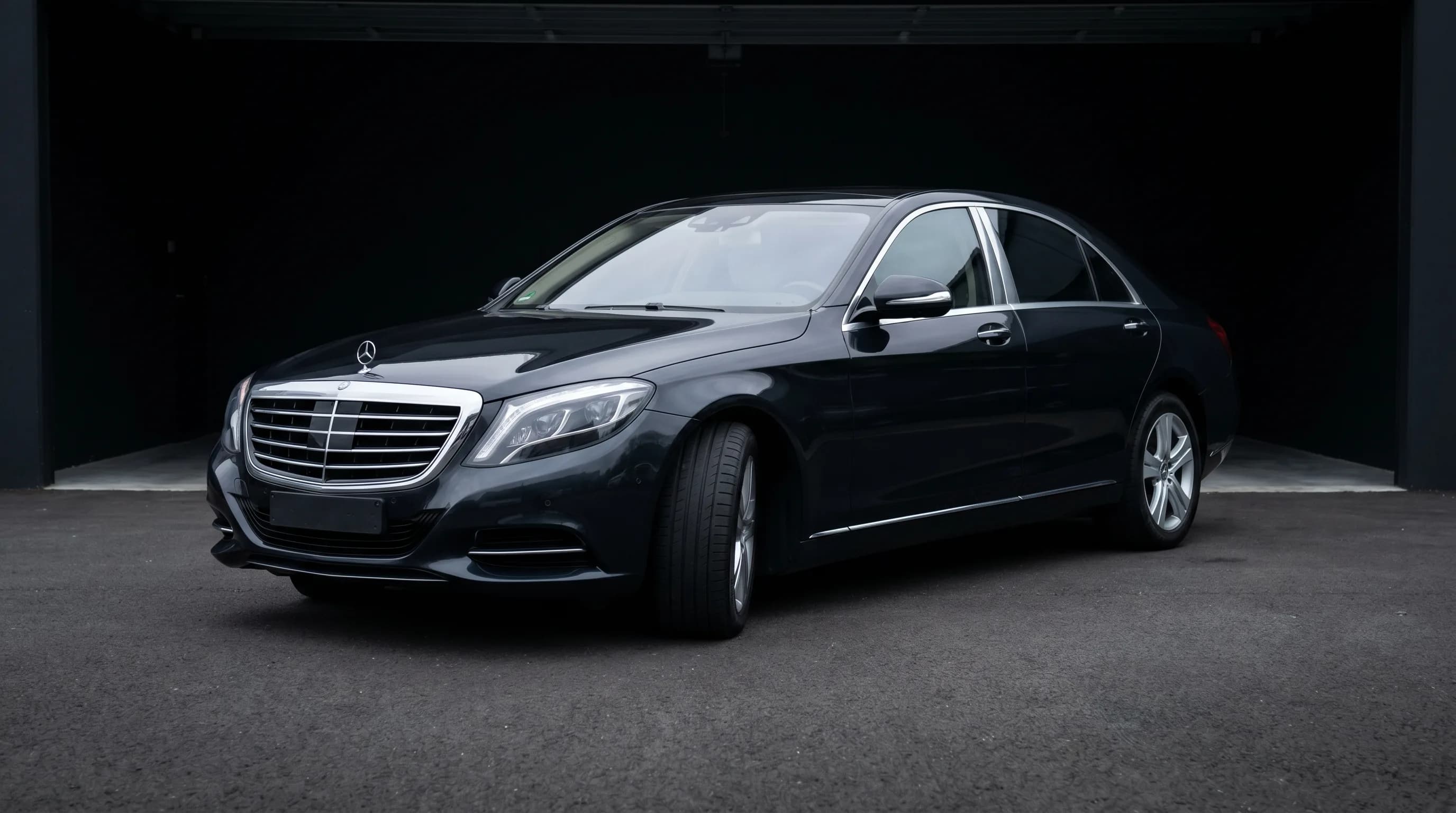 Mercedes S-class W222 со штатным хромом